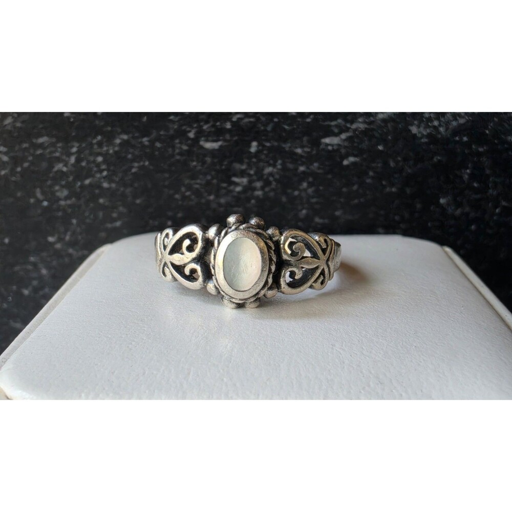 925 Sterling Silver Oval MOP Scrolled Ring, Size US 7.25 Vintage